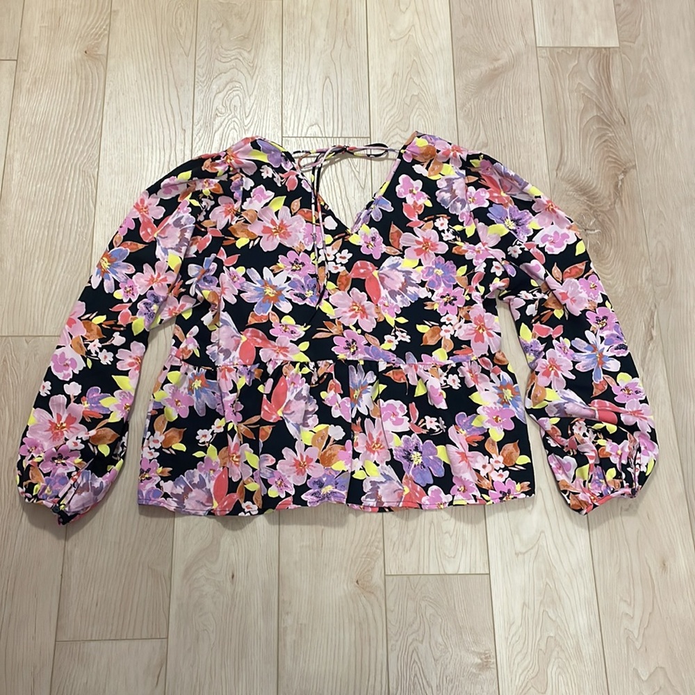 NWT Vero Moda Floral V-Neck Blouse - Picture 5 of 12